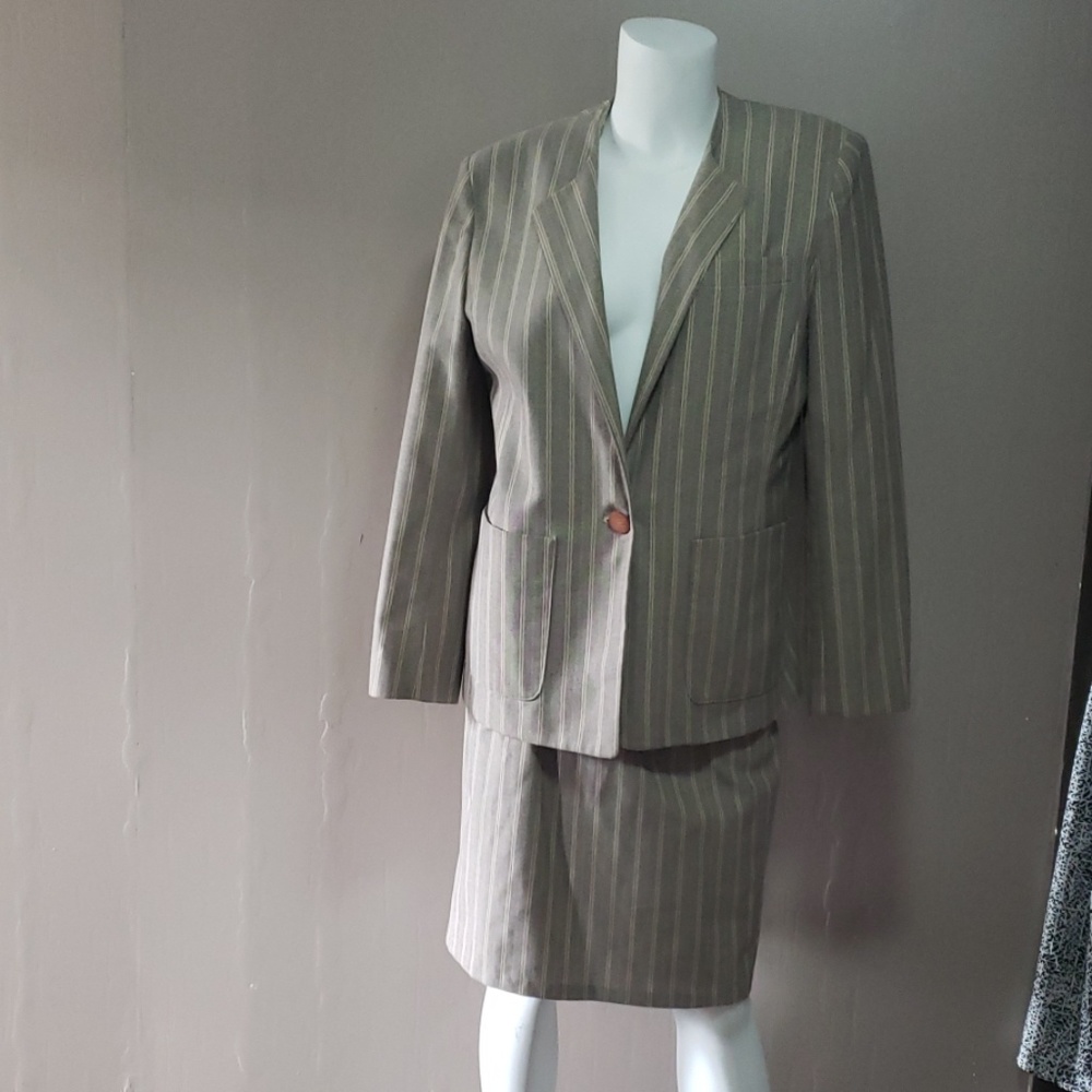 Haberdas Her Skirt Suit Set Sz 11/12